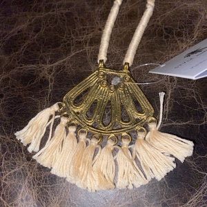 Long necklace with tassels